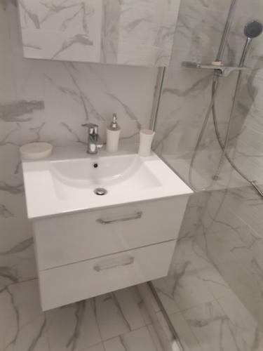 S & K Apartment Free Indoor Parking Athens Ngoại thất bức ảnh